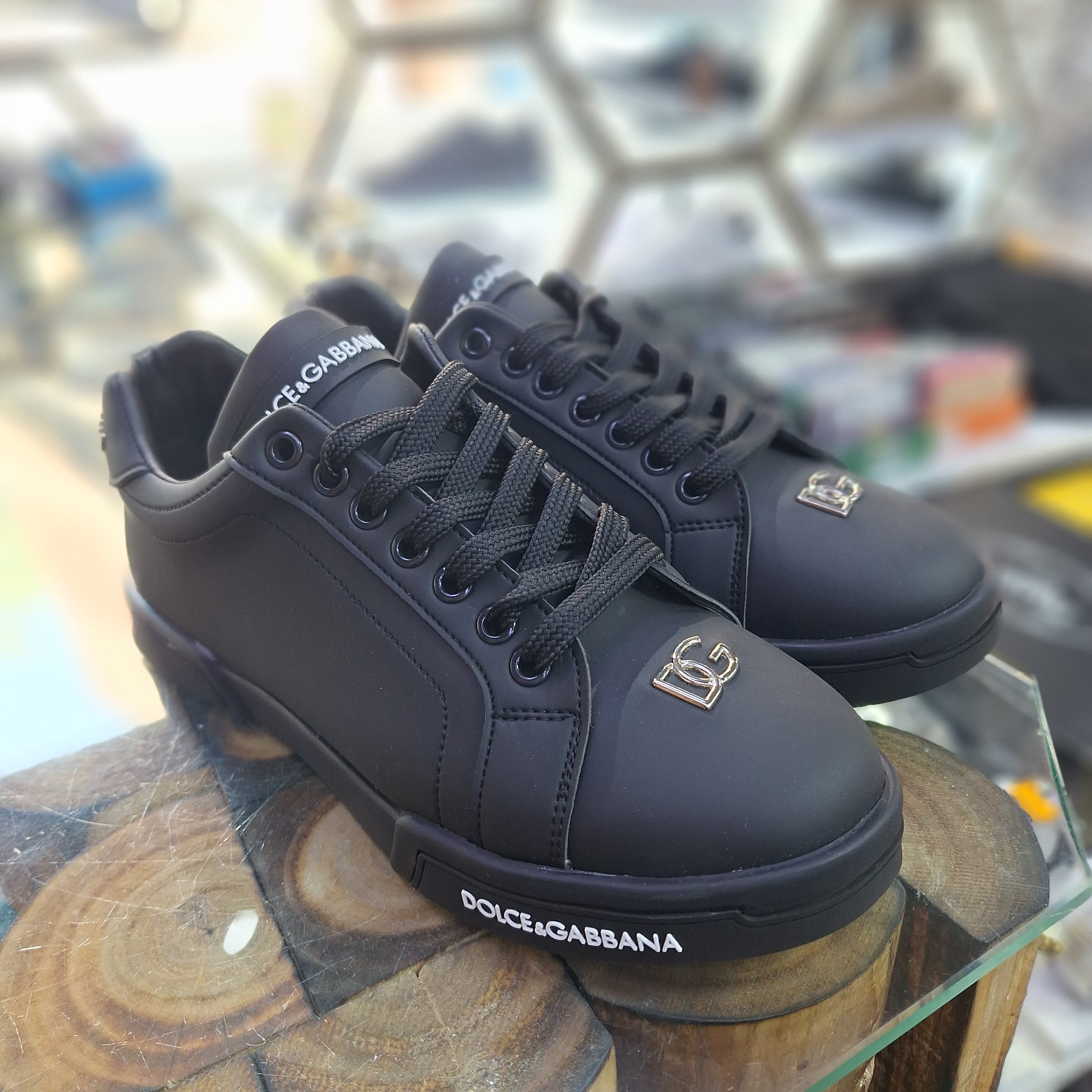 Dolce Gabbana 2 Colors Casual men's shoes  Iconic D&G logo details on the toe and tongue